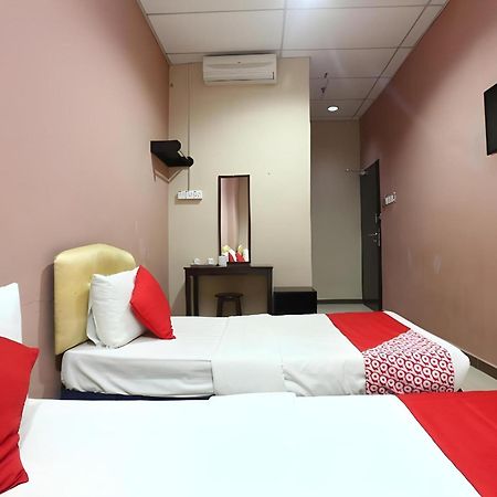 Oyo 89588 デスティニー リバーサイド ホテル コタバル エクステリア 写真